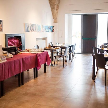 Albergo Ristorante Del Cacciatore Foggia Exteriör bild