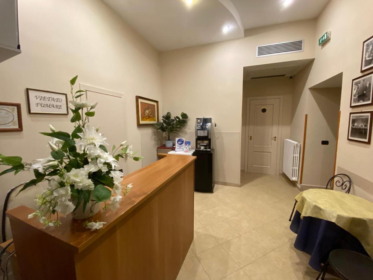 Albergo Ristorante Del Cacciatore Foggia Exteriör bild