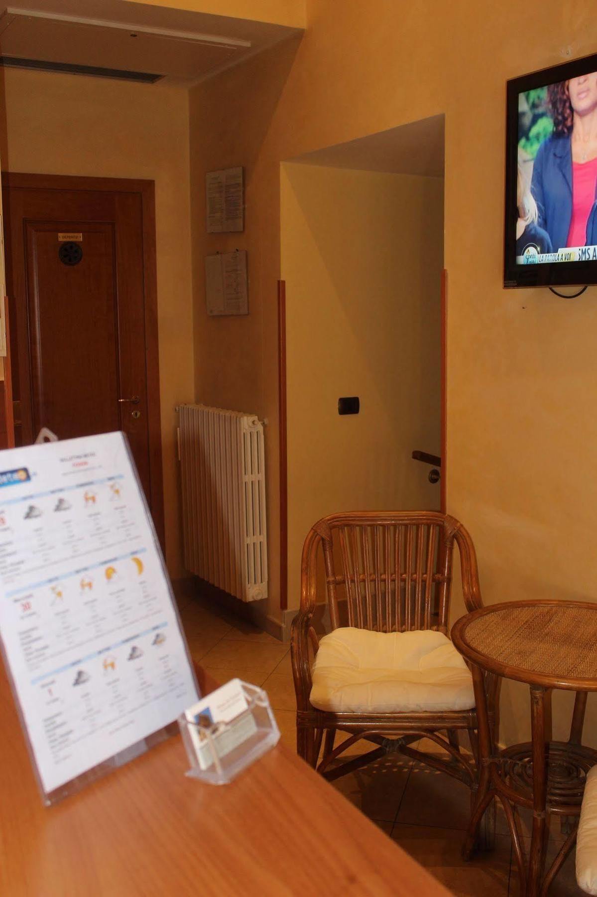 Albergo Ristorante Del Cacciatore Foggia Exteriör bild