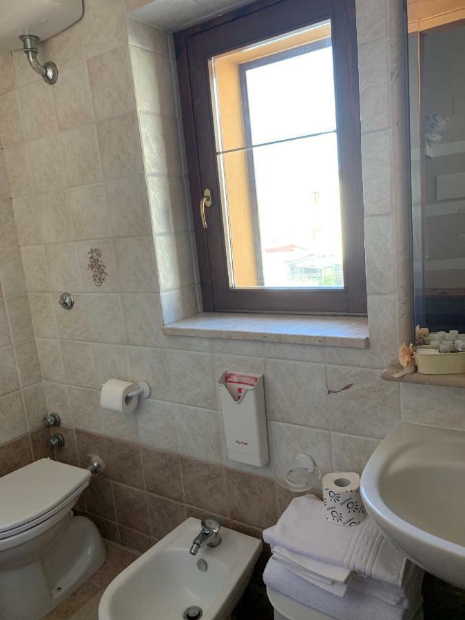 Albergo Ristorante Del Cacciatore Foggia Exteriör bild
